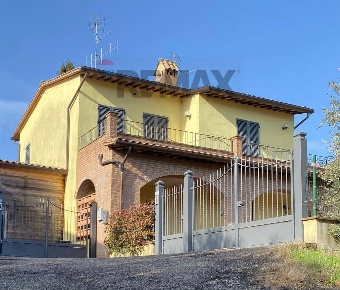 Foto Case indipendenti in Via Collazzano 12 / D, Corciano di 72 m²