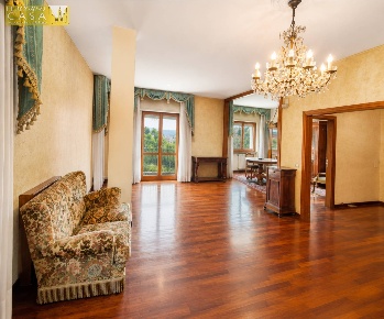 Foto Appartamento in Centro, Teramo Villa Vomano di 181 m² con 9 locali
