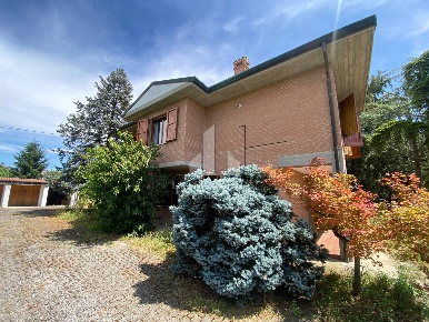 Foto Villa unifamiliare in VIALE EUROPA, Masi Torello Centro di 350 m²