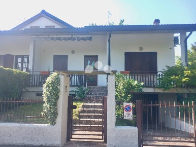 Foto Villa a schiera in via XXV Aprile 19, Vaiano Cremasco di 208 m²