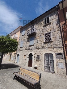 Foto Case semi ndipendenti in Corso Giuseppe Garibaldi 12, di 210 m²