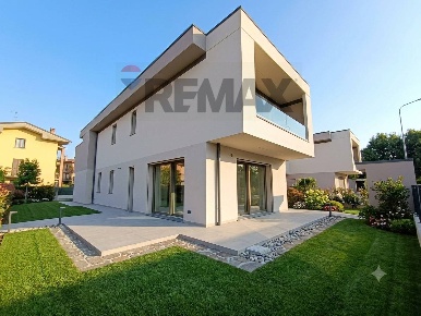 Foto Appartamento in VIA I MAGGIO 2, Carvico di 169 m² con 4 locali