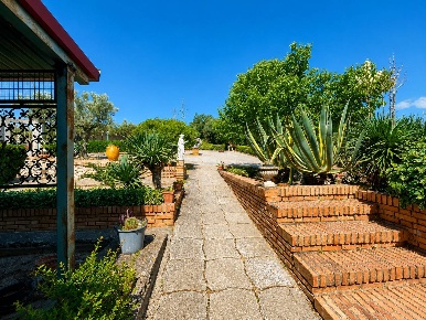 Foto Casa indipendente in via Po 9, Cropani di 500 m² con 8 locali
