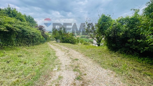 Foto Terreno agricolo in Contrada Castelnuovo 1, Recanati di 34000 m²