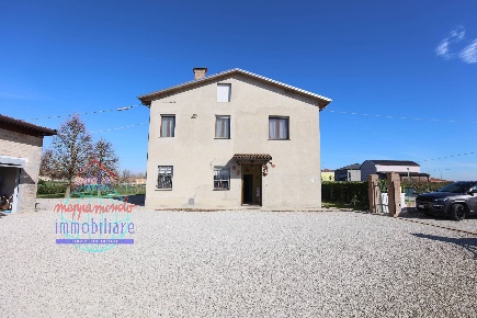 Foto Villa unifamiliare in VIA MAESTRA GRANDE 25, Cento Frazioni Nord