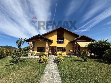 Foto Villa unifamiliare in Via della Canonica 37, Pavarolo di 300 m²