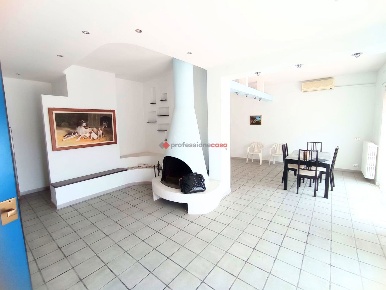 Foto Appartamento in Via Vittime Civili 20, Foggia di 98 m² con 3 locali
