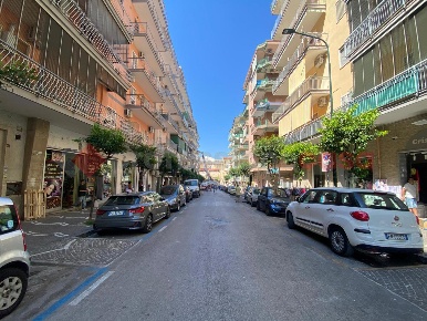 Foto Negozio in Via Cellini 27, Portici di 22 m² con 1 locali in affitto