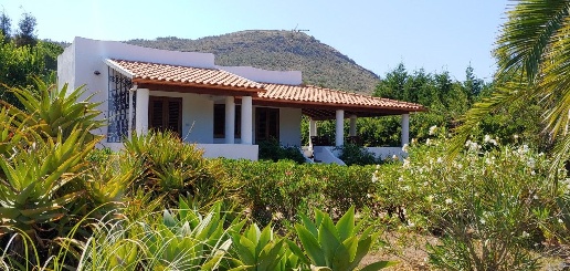 Foto Villa unifamiliare in Via LENTIA 1, Lipari Centro di 167 m² in vendita