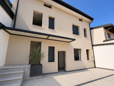 Foto Appartamento in Via Maglio 16, Castelcovati di 120 m² con 4 locali