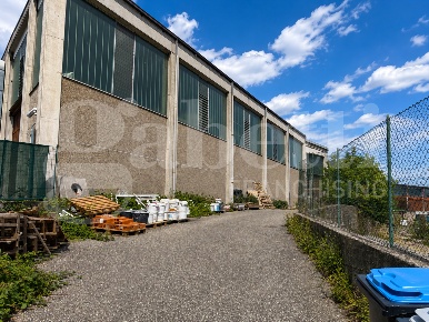 Foto Capannone industriale in dei Ronchi, Alpignano di 410 m² con 2 locali