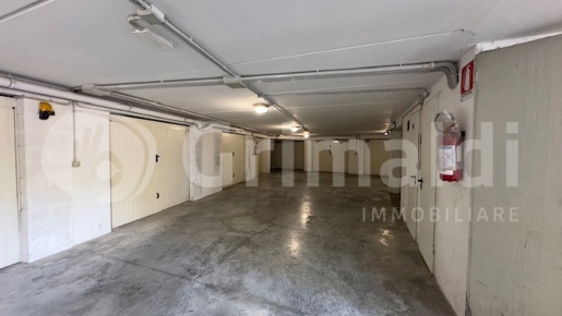 Foto Box in Via SANTA LUCIA 64, Bastia Umbra Bastia di 18 m² con 1 locali
