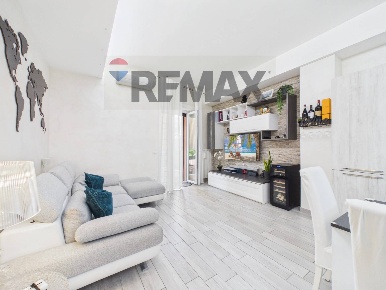 Foto Appartamento in VIA MONTEFIASCONE 00, Roma Tomba di Nerone di 86 m²