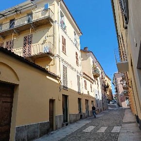 Foto Negozio in via Cesare Balbo 21-23, Asti Centro Storico di 139 m²