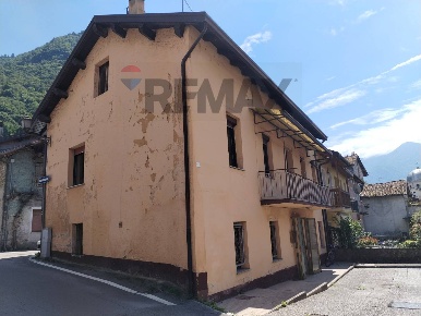 Foto Case semi ndipendenti in via molini 3, Fonzaso Arten di 230 m²