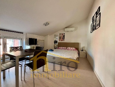 Foto Attico in Via Ugo Foscolo 27, Pescara di 40 m² con 1 locali in affitto
