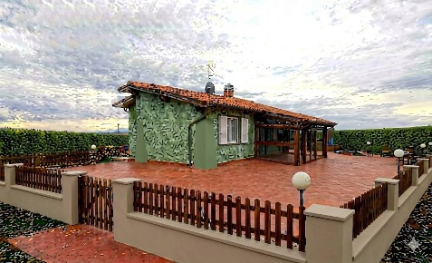 Foto Casa indipendente a Castiglione della Pescaia di 115 m² con 5 locali