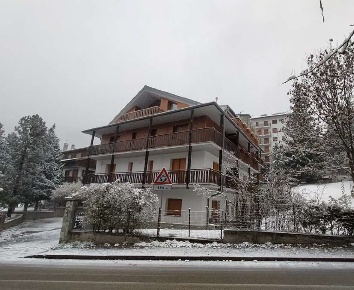 Foto Magazzino a Sauze d'Oulx di 261 m² con 1 locali in vendita