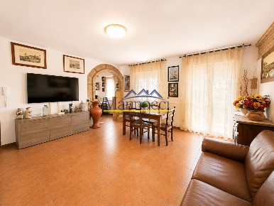Foto Appartamento a Cascina Semicentro di 101 m² con 4 locali in vendita