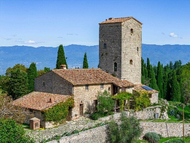 Foto Villa unifamiliare a Gaiole in Chianti di 684 m² con 17 locali