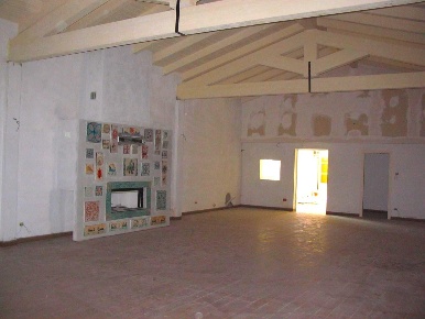 Foto Locale commerciale a Santa Maria a Monte Centro di 242 m² con 4 locali
