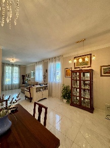 Foto Villa unifamiliare a Lucca Maggiano - San Macario di 220 m² in vendita