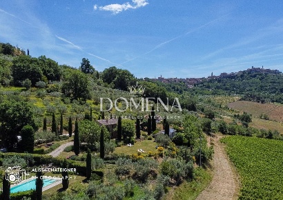 Foto Casale a Montepulciano Centro di 650 m² con 20 locali in vendita