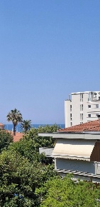 Foto Appartamento a Massa Marina di Massa Centro di 80 m² con 4 locali