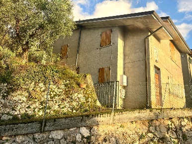 Foto Rustico a Pietrasanta di 120 m² con 4 locali in vendita