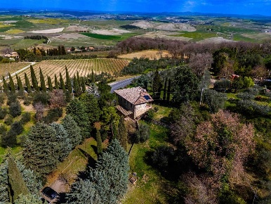 Foto Rustico a Montalcino Centro di 283 m² con 9 locali in vendita
