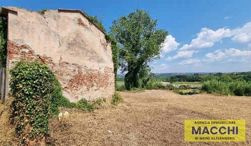 Foto Casale a Capannoli Centro di 310 m² con 10 locali in vendita
