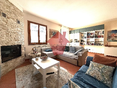 Foto Casa indipendente a Empoli Serravalle - Tinaia di 180 m² con 6 locali