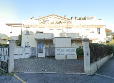 Foto Appartamento a Massa Centro di 115 m² con 6 locali in vendita