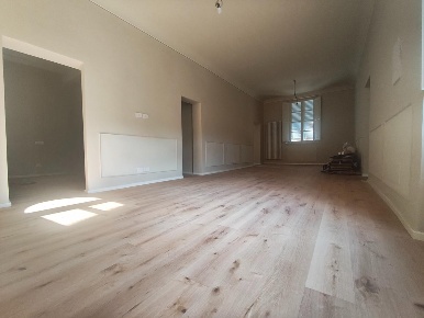 Foto Appartamento a Lucca Piazza Napoleone - San Michele di 160 m²