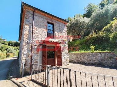 Foto Casa indipendente a Montecatini-Terme di 100 m² con 4 locali