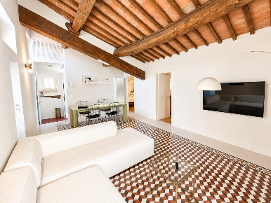 Foto Appartamento a Lucca Piazza Napoleone - San Michele di 90 m²