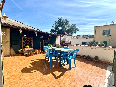 Foto Appartamento a Empoli Centro Storico di 100 m² con 4 locali in vendita