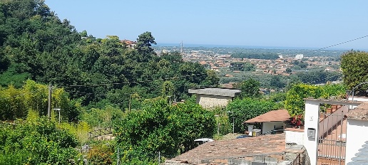 Foto Appartamento in via Castello, Pietrasanta di 65 m² con 4 locali