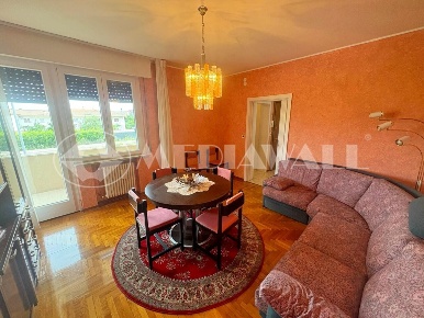 Foto Appartamento in Via degli Eroi 26/C, Maniago Centro di 95 m²