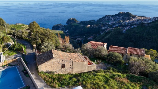 Foto Casale in CONTRADA ZIRETTO, Castelmola di 270 m² con 5 locali