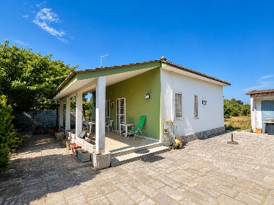 Foto Villa unifamiliare in Via Salina  7, Aprilia Centro di 84 m²