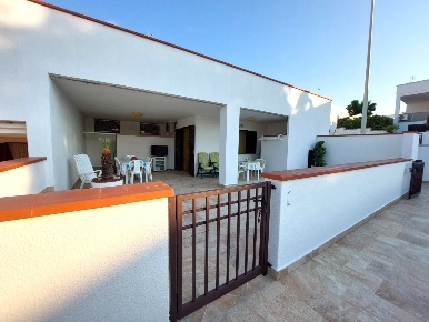 Foto Villa unifamiliare in Contrada Capitolo, Monopoli di 60 m² in vendita