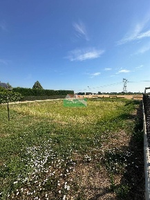 Foto Terreno edificabile in Via Giuseppe Ungaretti, Ravenna di 497 m²