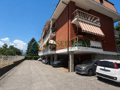 Foto Appartamento in Via Nino Costa 8, Rosta di 75 m² con 4 locali