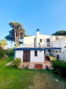 Foto Villa bifamiliare in Via Terracina 156, San Felice Circeo Centro