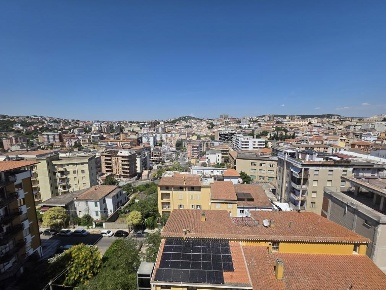 Foto Attico in LEONARDO DA VINCI, Nuoro di 274 m² con 10 locali in vendita