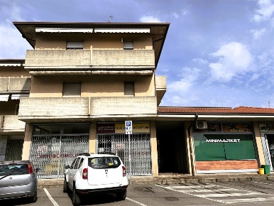 Foto Negozio in VIA VERDI, Concorezzo Centro di 86 m² con 1 locali