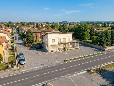 Foto Negozio in Via Provinciale, Pessano con Bornago Centro di 192 m²