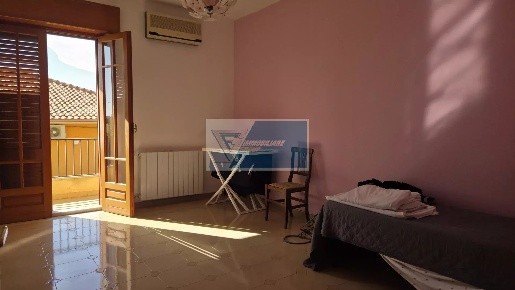 Foto Appartamento in Via Sant' Alessandra, Rosolini con 9 locali in vendita