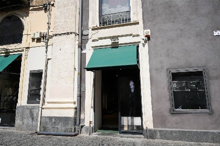 Foto Negozio in Via Etnea, Catania Centro Storico di 234 m² con 2 locali